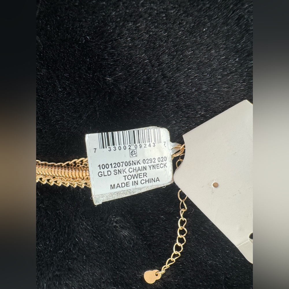 NWT Macy’s Gold Tone Snake V-Neck Chain with Tassel & Matching Earrings - Picture 3 of 8